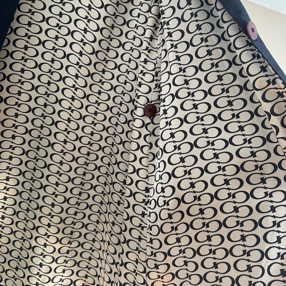 Peacock Chic Black Coat With Patterned Lining - image 3